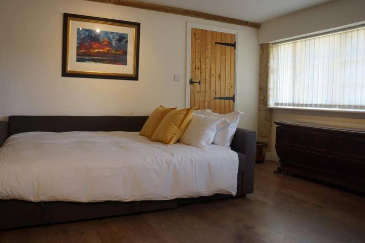 Crucis Park Estate Villa Cirencester Esterno foto