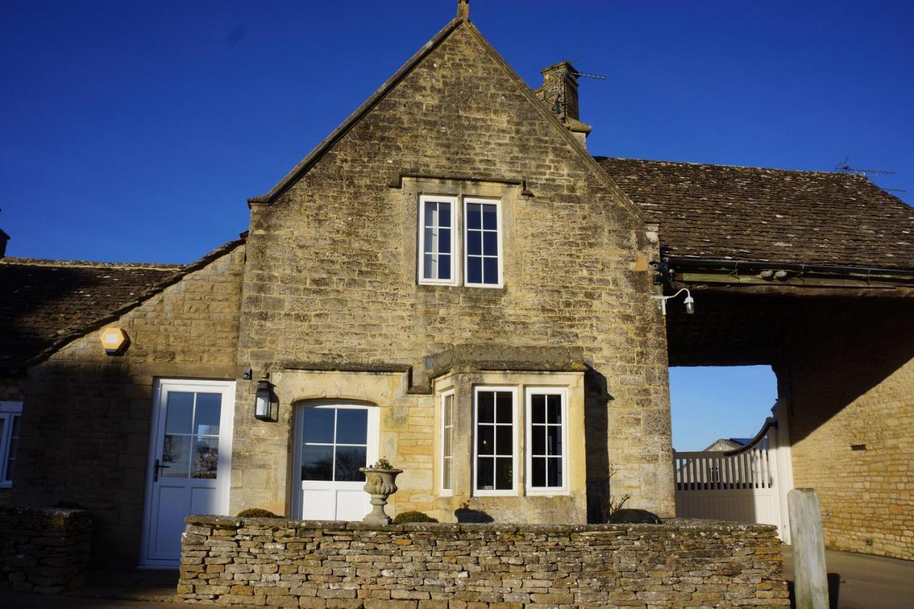 Crucis Park Estate Villa Cirencester Esterno foto